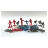 VTG PLASTIC TOY SOLDIERS 3"