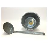 VTG CATS EYE GRAY GRANITEWARE BOWL & LADLE