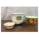 VTG ENAMELWARE 4pcs