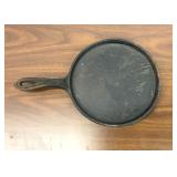 Antique GATEMARKED cast-iron griddle 8.5'
