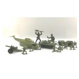 VINTAGE PLASTIC ARMY MEN TOYS