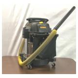DEWALT ELECTRIC WET DRY VAC 10 GALLON