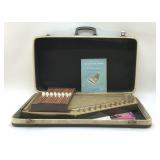 VINTAGE AUTOHARP IN THE CASE