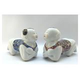 CHINESE FAMILLE PORCELAIN KNEELING BABIES
