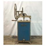 DAZEY ANTIQUE CHURN 31'