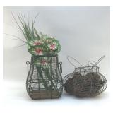 2 WIRE BASKETS 9"
