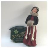 BEYERS CAROLER AND SIGN 13"