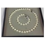Costume jewelry necklace bracelet set Costume jewelry necklace bracelet set