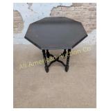 ANTIQUE GRAND RAPIDS SOLID MAHOGANY LAMP TABLE