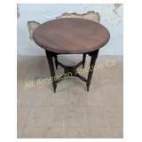ANTIQUE VICTORIAN WALNUT PARLOR TABLE