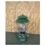 VINTAGE COLEMAN MODLE 220K DOUBLE MANTLE LANTERN