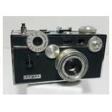 Argus C3 35mm. Lens coupled rangefinder.