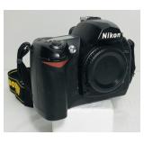 Nikon D70 6.1 megapixel digits SLR. No lens. Nikon D70 6.1 megapixel digits SLR. No lens.