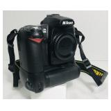 Nikon D90 12.3 megapixel digital SLR. Strap, 2gb