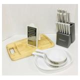Tomadachi Knife set. Steel is missing. 3 small Tomadachi Knife set. Steel is missing. 3 small