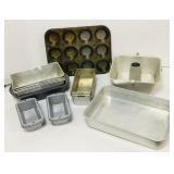 Cake and bread baking pans. 4 5x3 inch, 3 7x4 Cake and bread baking pans. 4 5x3 inch, 3 7x4
