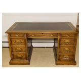 Very Nice Desk by Sligh, Holland,MI, Great Very Nice Desk by Sligh, Holland,MI, Great