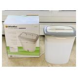 Office Max 10-Sheet Crosscut Shredder