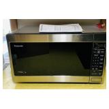 Panasonic Inverter 1300 watt Microwave, needs