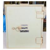 Victor Safe, USA Made, w/Key, 17" x 13.5" x 9" Victor Safe, USA Made, w/Key, 17" x 13.5" x 9"