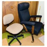 2 Office Chairs 2 Office Chairs