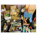 Garage Clean up Lot, lots of good stuff Garage Clean up Lot, lots of good stuff