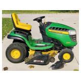 John Deere 100 series Riding Lawn Tractor, D140,