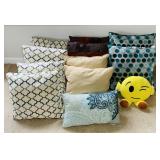 12 Pillows 12 Pillows