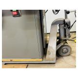 Pallet Jack, 2800lb, Rolls nice but won't lift?