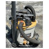 Rigid 12 Gallon Wet/Dry Vac, 5 Hp, works