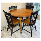 L. Hitchcock. Hitchcock-Ville Table with 4  Chairs
