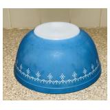Vintage Pyrex Snowflake Garland blue/white Mixing
