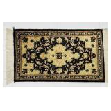 Small 10.5ï¿½ x 18ï¿½ Rug, looks like the quality of