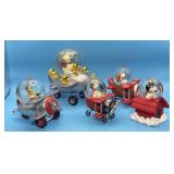 (5) Snoopy Flying Ace Snow Globe Airplanes