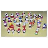30 Valentines Day Snoopy Plastic Figures,