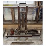 Car/equipment Lift Jack, needs repaired, needs