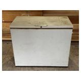 Chest Freezer, non working, Good for Animal Feed