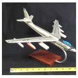 13.5' B-47 Stratojet, scale 1/100, with stand