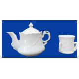 Westmoreland Toothpick and mini tea pot