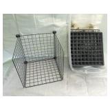 Wire interlocking cube display pieces