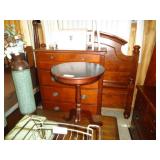 Round Pedistal Table