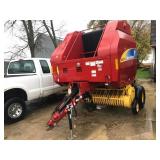 New Holland BR7070 Round Baler