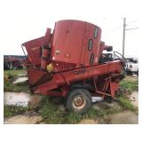 Case IH 1250 Feed Grinder