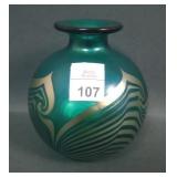 1988 Eorin Art Glass Grn/Gold Pulled Feather Vase