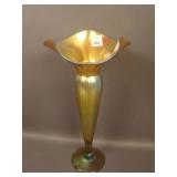 13" Tall Contemporary Tri-Cornered Ribbed ftd.