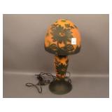 Contemporary Cameo Table Lamp – 15 1/2" Tall