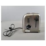 Cuisinart Toaster - Powers Up.