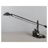 Black Metal Pendulum/counterweight Desk Lamp