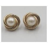 10k Yellow Gold Pearl Pierced Earrings Tw 1.5g