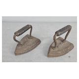 2x The Bid Vintage Cast Iron Sad Irons